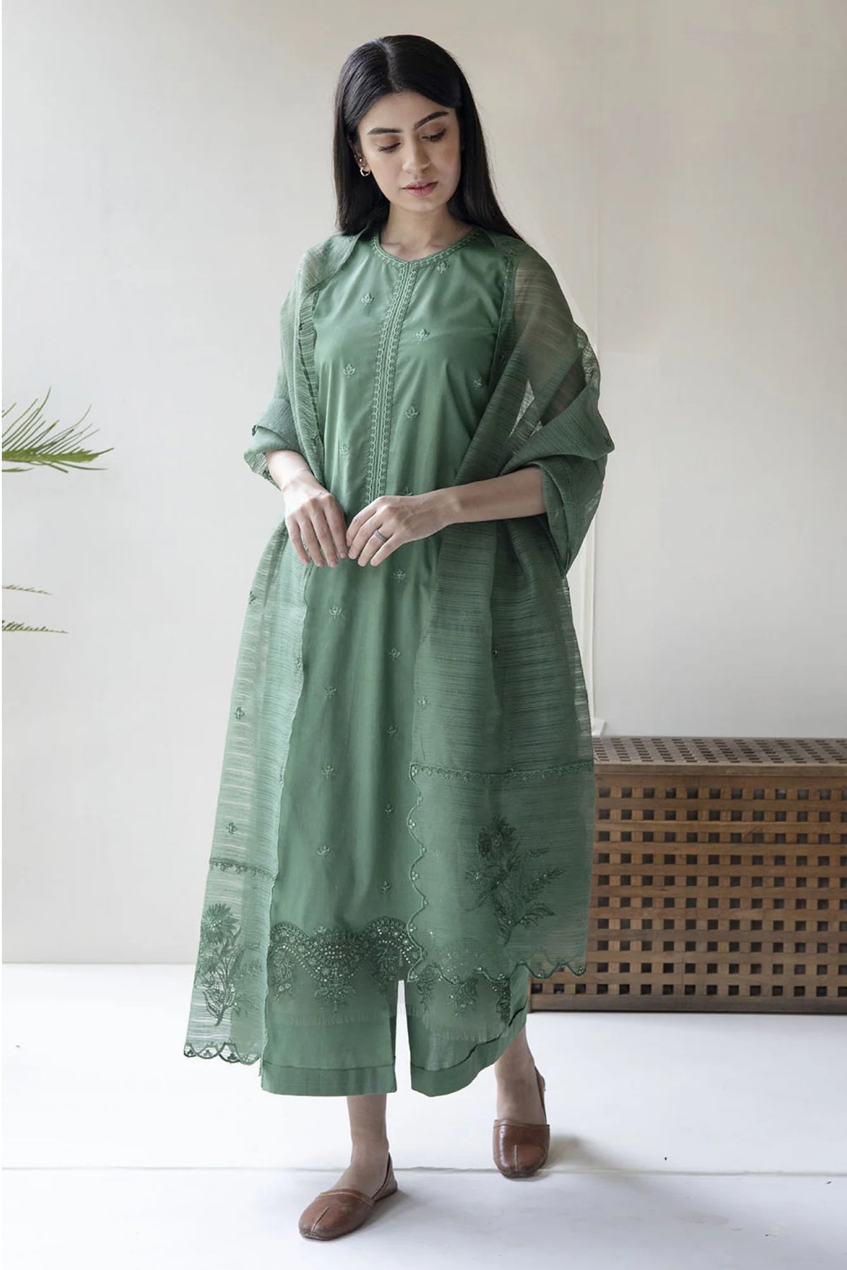 DYOT - 3PC LAWN EMBROIDERED SHIRT WITH ORGANZA DUPATTA AND TROUSER - RB11049