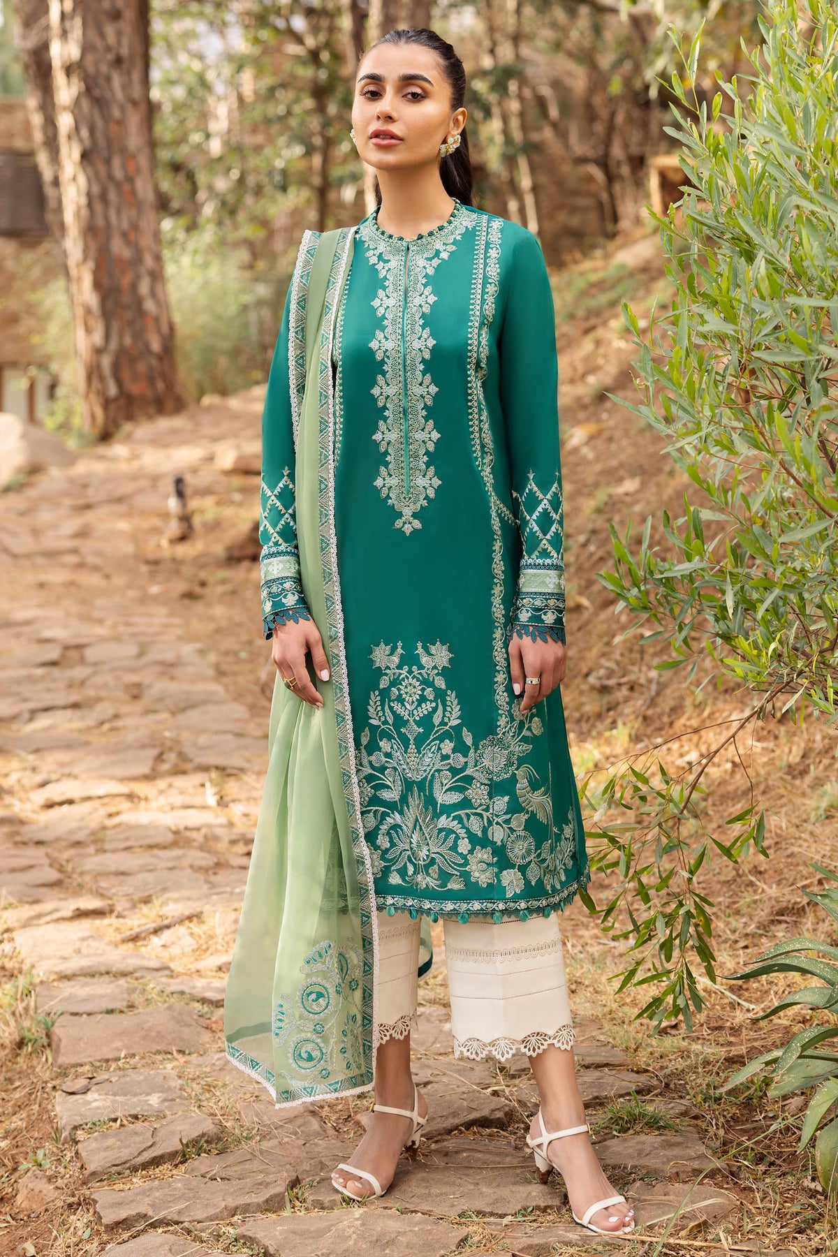 ZAHA - 3PC LAWN EMBROIDERED SHIRT WITH ORGANZA EMBROIDERED DUPATTA AND TROUSER - RB11067