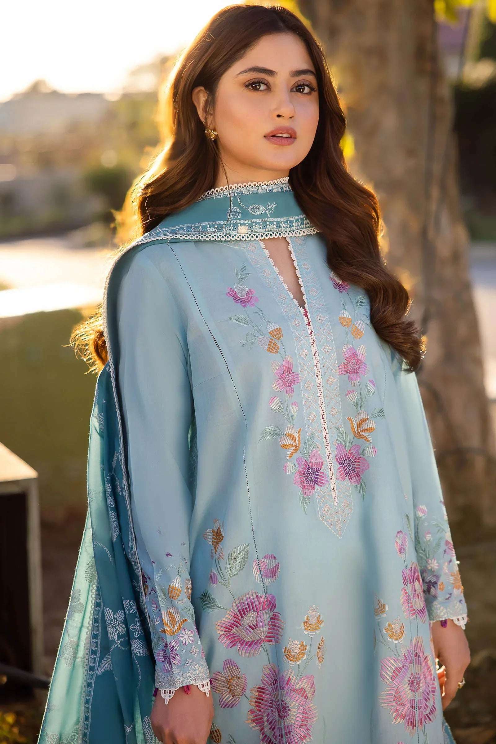 ZAHA - 3PC LAWN EMBROIDERED SHIRT WITH DIAMOND PRINTED DUPATTA AND TROUSER - RB11072