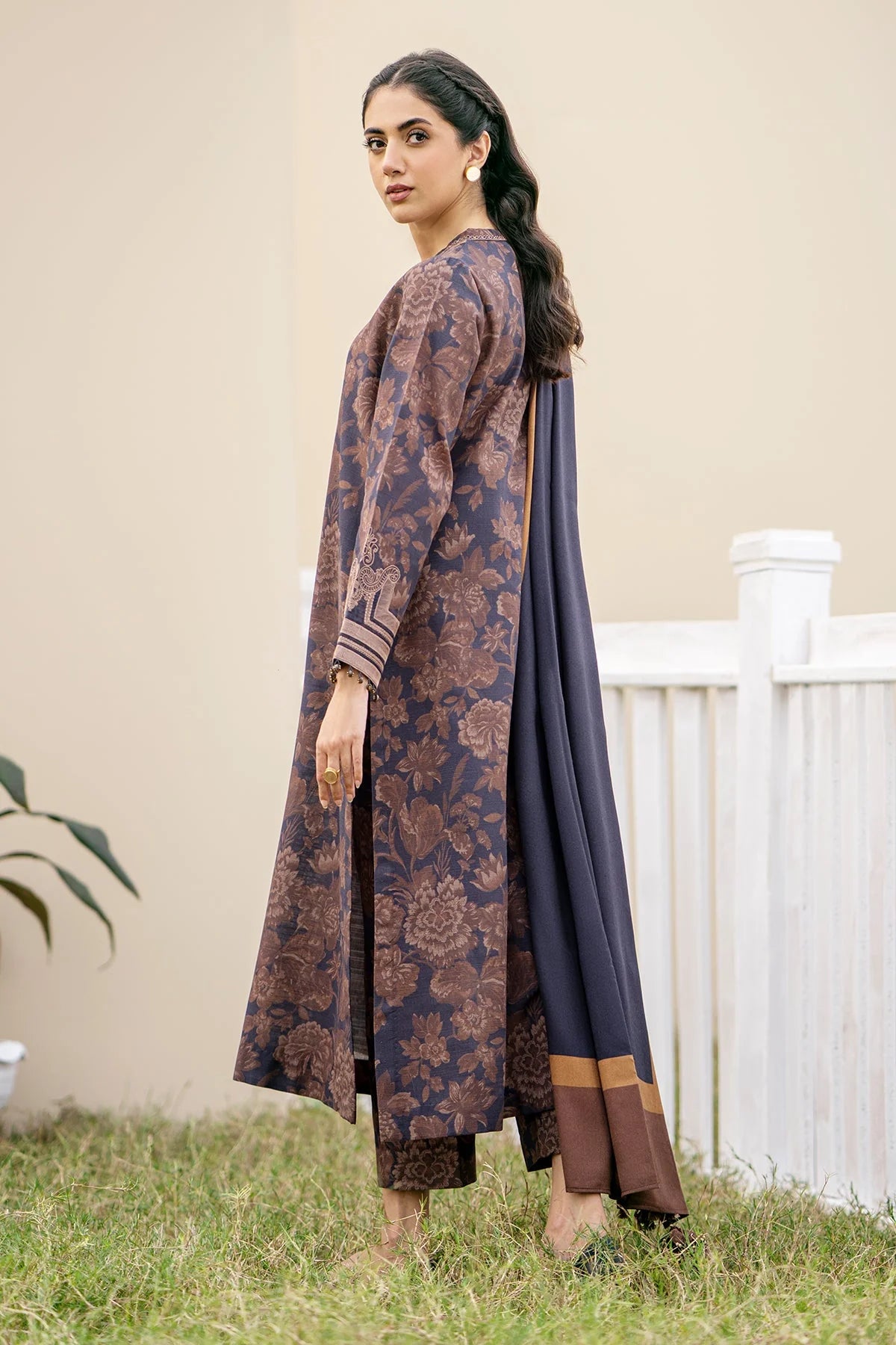 BAROQUE - 3PC KHADDAR PRINTED SHIRT WITH KHADDAR PRINTED DUPATTA AND TROUSER