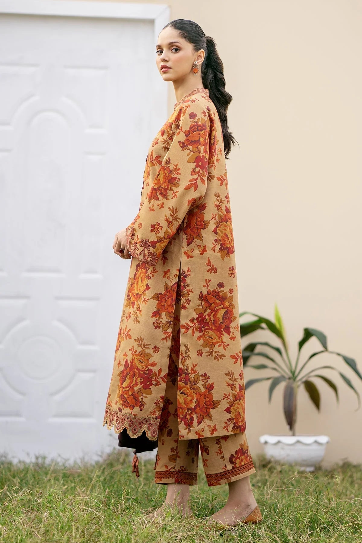 BAROQUE - 3PC KHADDAR PRINTED SHIRT WITH KHADDAR PRINTED DUPATTA AND TROUSER