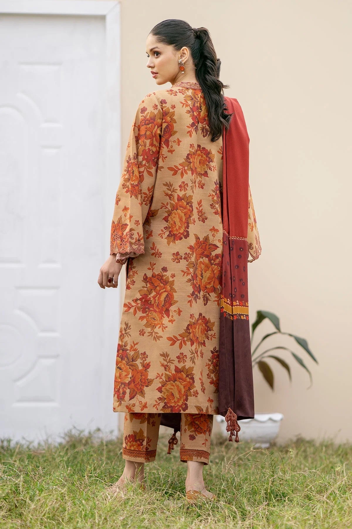 BAROQUE - 3PC KHADDAR PRINTED SHIRT WITH KHADDAR PRINTED DUPATTA AND TROUSER